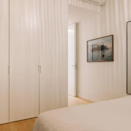 Banyak - 2 Bedrooms And Parking In Arroios * Lisbona